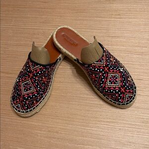 American Eagle Outfitters Black Multicolor Embroidered Espadrille Mules Size 10